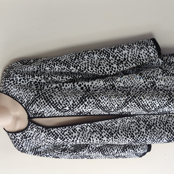 Calvin Klein Women’s Long Animal Print Cardigan - Picture 8 of 16